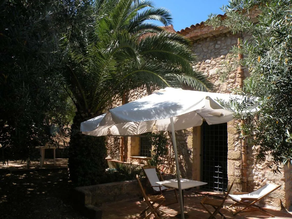 The Ancient Sicilian House Near Zingaro Reserve Scopello Скопелло